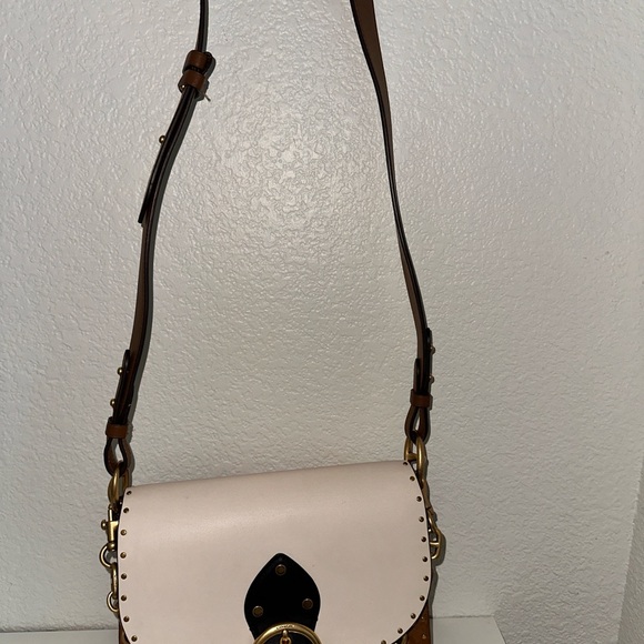 Coach Beat Shoulder Colorblock Bag with Rivets
Missing short arm strap - Picture 9 of 9